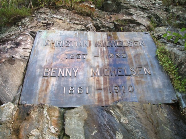 Fil:Christian Michelsen gravminne.jpg