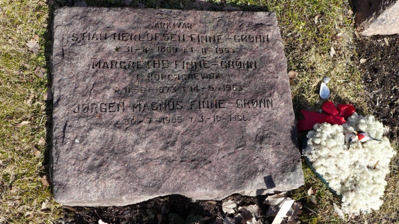 Fil:Stian Herlofsen Finne-Grønn gravminne1.JPG