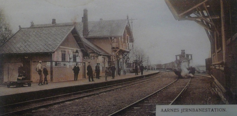 Fil:Årnes jernbanestasjon1905.jpg