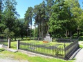 Knudsenfamiliens gravminne Borgestad kirke.jpg