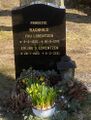 Gravminnet til prinsesse Ragnhild fru Lorentzen (1930–2012) og Erling Sven Lorentzen (1923–2021), Asker kirkegård. Foto: (@ 2021) Dag Trygsland Hoelseth