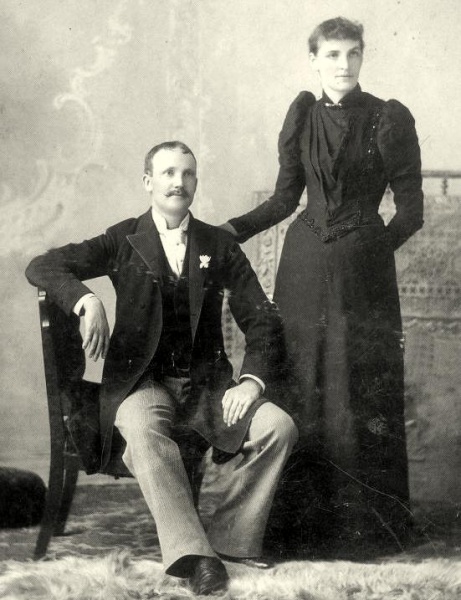 Fil:Knut Petter og Petrine.jpg