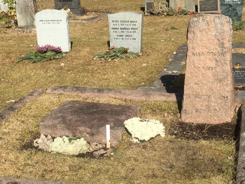 Fil:Stian Herlofsen Finne-Grønn gravminne2.JPG