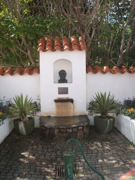 Fil:Thorbjørn Egner byste1.jpg