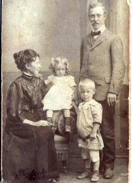 Fil:Widerberg Familiebilde 1.JPG